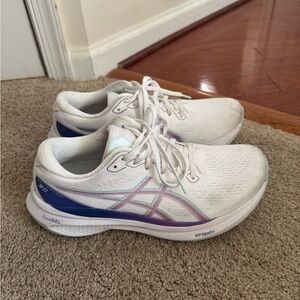 Women’s asics GEL-KAYANO 30 size 10